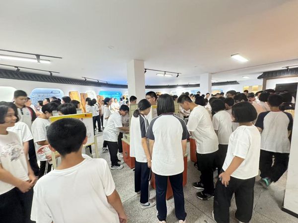 “車”載科學趣，濱江學子遇新知——福清濱江中學科普車活動