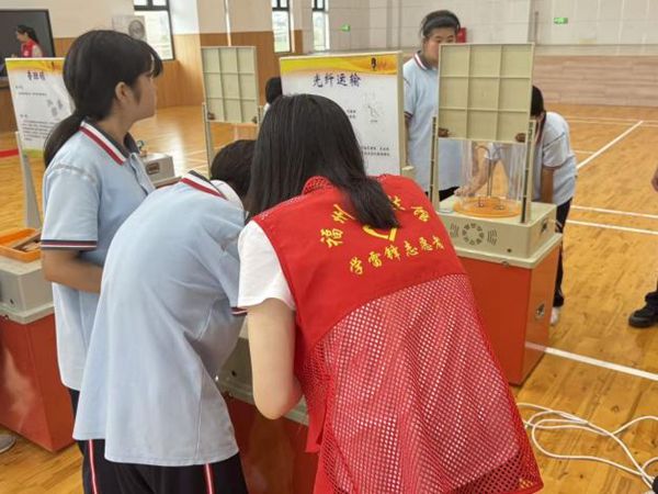 “星夢啟航，玩轉科學”——福清特殊教育學校科普車活動圓滿舉行