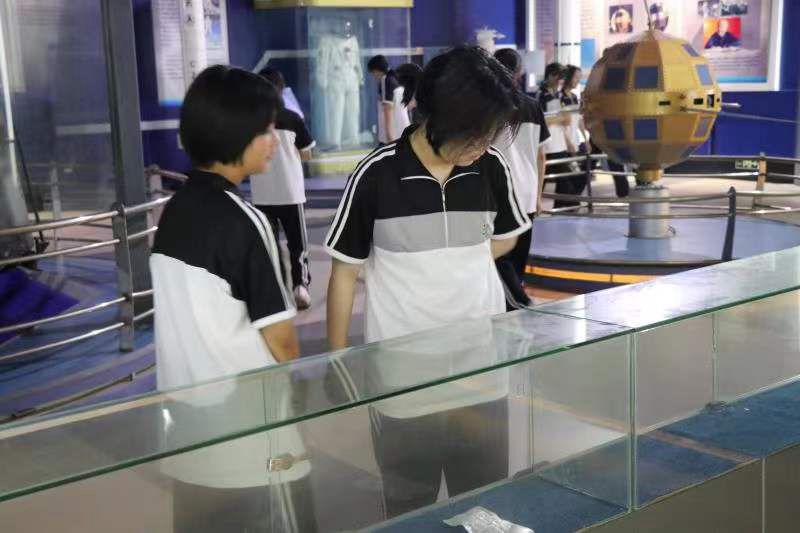 福州科技館航天國防知識分館龍翔科普教育基地“揚帆起航 逐夢九天”航天日主題活動