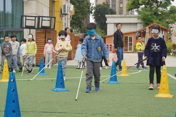 福州科技館眼健康分館開展第二屆倉山區兒童青少年近視防控趣味運動會