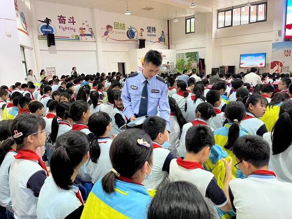 反邪教宣傳教育活動走進福州市錢塘文博小學