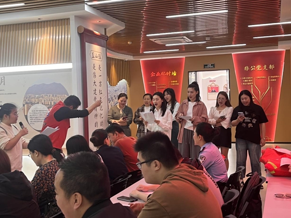 福州市反邪教協(xié)會聯(lián)合多部門開展“巾幗普法八閩行 反邪防詐護(hù)家寧”主題宣傳活動