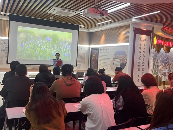 福州市反邪教協(xié)會聯(lián)合多部門開展“巾幗普法八閩行 反邪防詐護(hù)家寧”主題宣傳活動