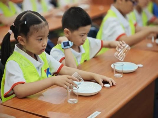 “筑夢未來”大型科普活動暨福州科技館“玩轉科學?手工作坊”第三期活動舉辦