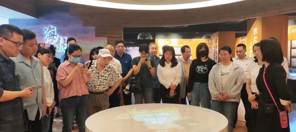 二支部開展“緬懷先烈志·共鑄中華魂”主題黨日活動 二支部開展“緬懷先烈志·共鑄中華魂”主題黨日活動